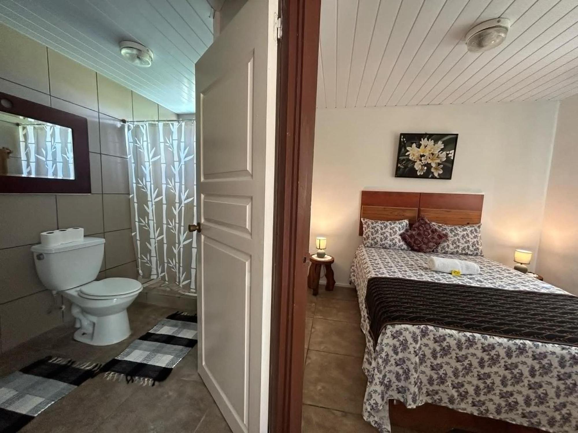 Chez Tamatuamai Hotell Avatoru Exteriör bild