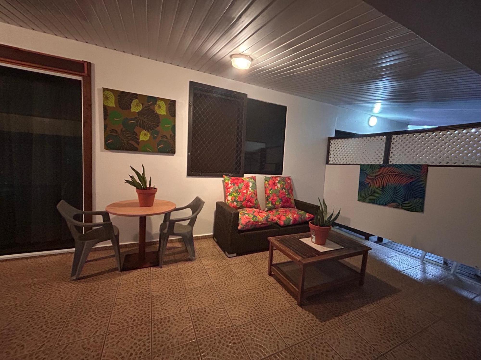 Chez Tamatuamai Hotell Avatoru Exteriör bild